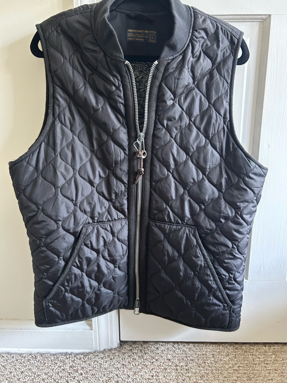 Abercrombie & Fitch Black Puffer Vest with Black and White Boucle Lining